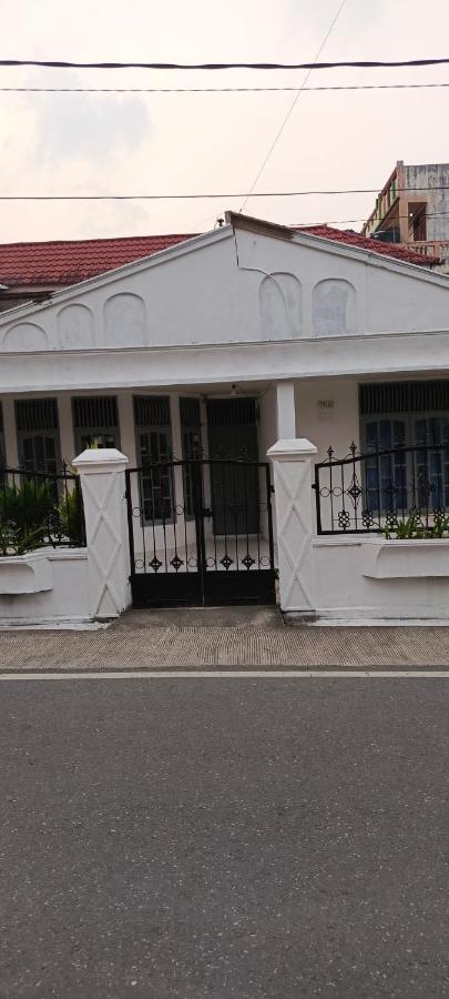 Bukittinggi Penginapan Terdekat Hotel Exterior photo